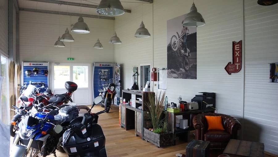 Schauraum mit Motorrädern bei Motorrad Bogoly KG